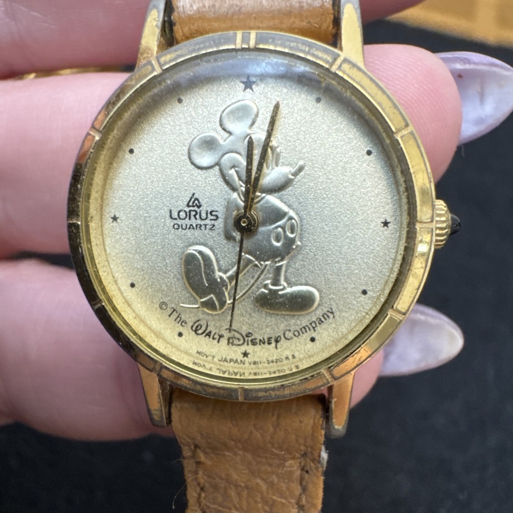 Vintage Lorus Leather Strap Gold Face Disney Mickey Mouse Quartz Watch V811